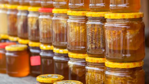 Manuka Honig bei Rossmann im Regal