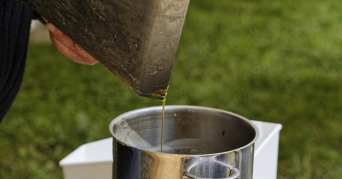 Einsatz eines Dampfwachsschmelzers