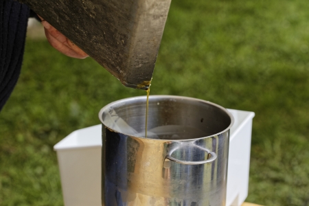 Einsatz eines Dampfwachsschmelzers