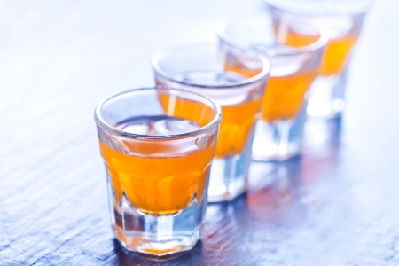Honigschnaps Vier Stamperl Honigschnaps