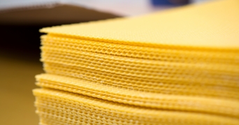 Bienenwachsplatten übereinander geschichtet